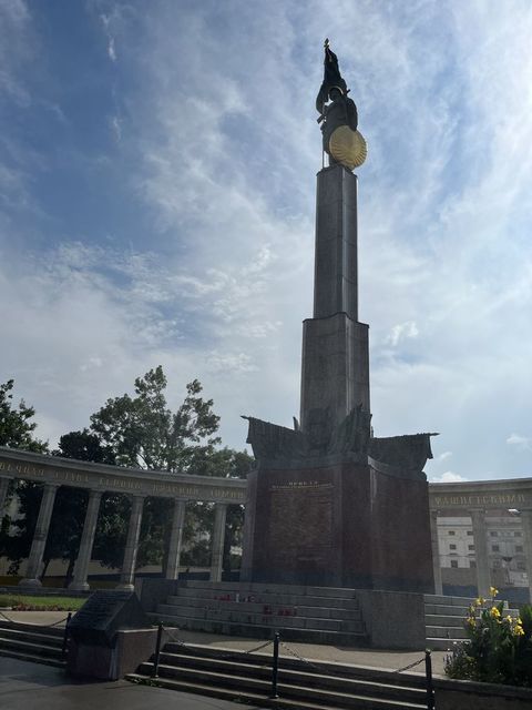 ソ連軍兵士を称える記念碑