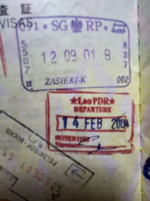 ポーランドを夜行列車で出国する時のスタンプ、2001年9月12日となっている。