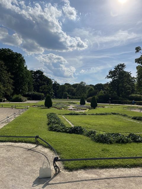 連合軍の空輸部隊の物資を投下場所の一つとなったクラシィンスキ公園