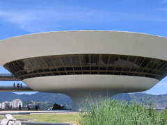 ニテロイ現代美術館 – ブラジル